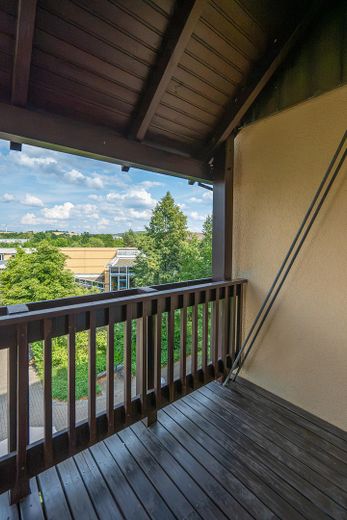 Lichtdurchfluteter Wohnkomfort in Uni-Bestlage – 90 m² mit 3 Balkonen & TG-Stellplatz – Blick Balkon