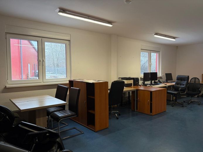 Gewerbehalle mit Büroräumen, WC´s und Sektionaltor (Rheine,Lingen,Ibbenbüren) – Foto 5