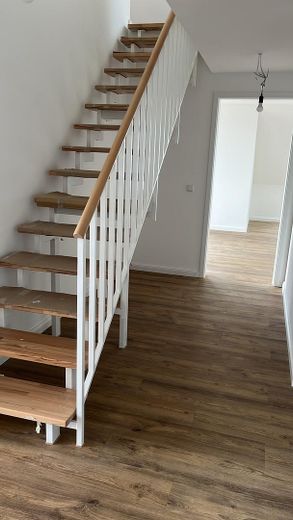 Blick vom Flur ins Wohnzimmer