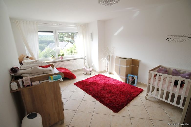 Tolles Zweifamilienhaus direkt am Rodenhofer Naturschutzgebiet – Kind ELW