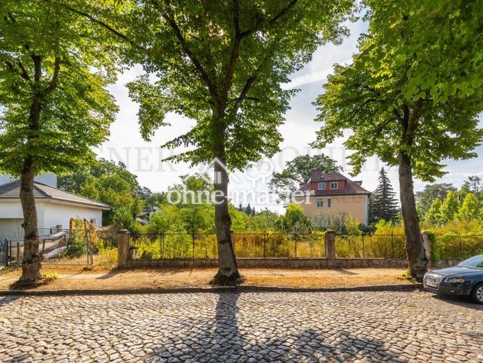Grundstück für ein kleines MFH, Gewerbe, Villa. Provisionsfrei nur 200 Meter zum Wasser. – Foto 1