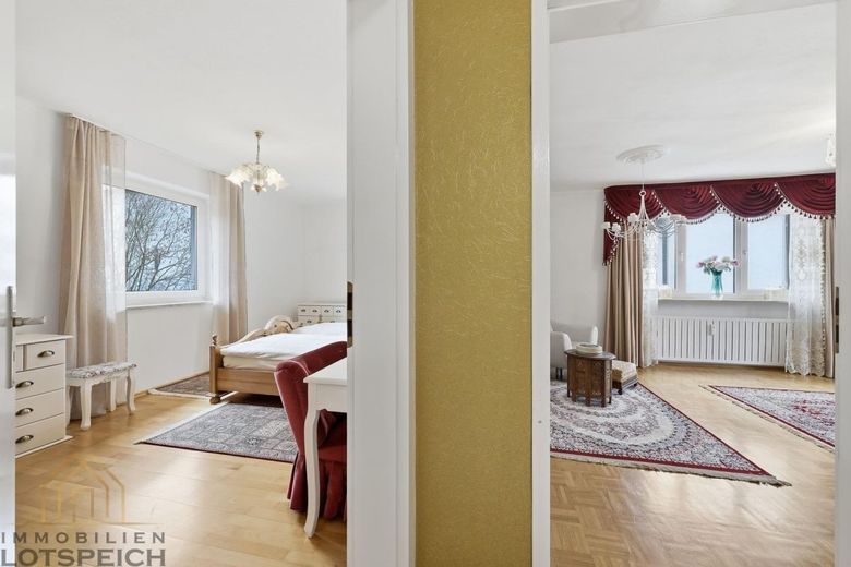 4-Zimmer Eigentumswohnung - Raum für Leben, Familie und Homeoffice – Eltern-Wohnzimmer
