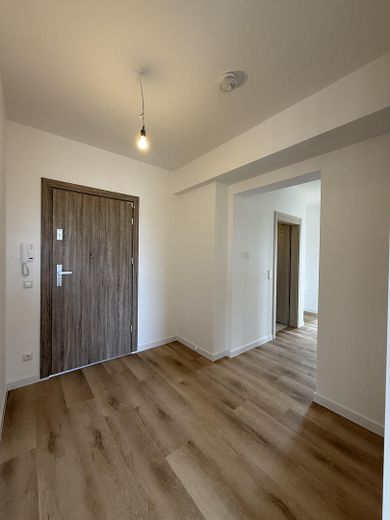 Soleggiato appartamento di 4 locali con 2 balconi, riscaldamento a pavimento a Berlino Biesdorf, A15/16 – Flur