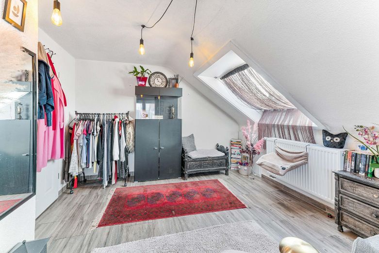 Eigennutz oder Kapitalanlage – Wohn Zimmer