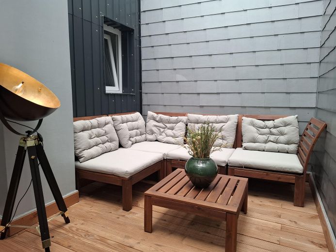 Apartment Schwebebahn – Großzügiges Wohnen mit Terrasse & Altbau-Charme – Innenliegende Terrasse