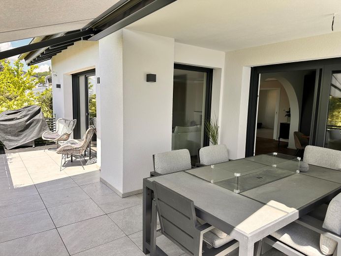 Exklusive Designvilla mit Panoramablick+Einliegerwohnung – Luxus, der Maßstäbe setzt – Balkon