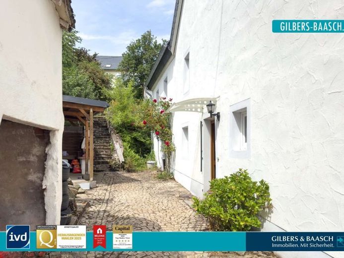 Herl: charmantes Einfamilienhaus mit schönem Außenbereich und Ausbaupotenzial – Foto 1