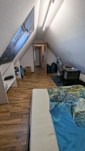 Spitzbodenzimmer 1