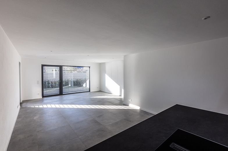 Stilvolle Neubau-DHH / Jetzt letzte Einheit sichern – Wohn-, Essbereich / Musterhaus