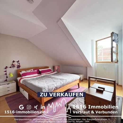 3-room attic apartment with sunny balcony – Schlafen