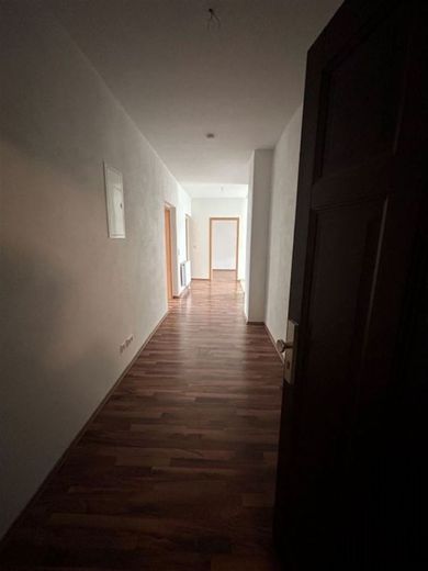 Großzügige 3-Zimmer mit Laminat, Balkon und Eckwanne in guter Lage – IMG_8661