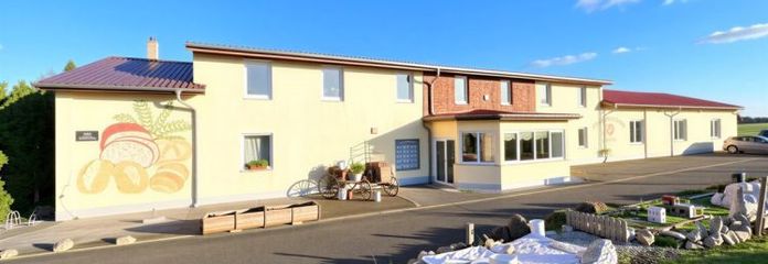 Viel Raum für Ihr Konzept – großzügige Gewerbehalle bei Meißen - mit Bürobereich im 1. OG