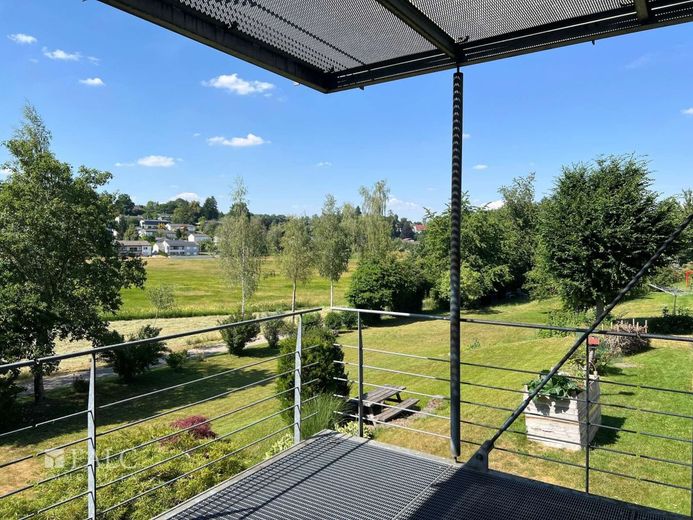 Architektonisches Meisterwerk in privilegierter Aussichtslage-Exklusives Wohnen auf höchstem Niveau – Aussicht über's Tal