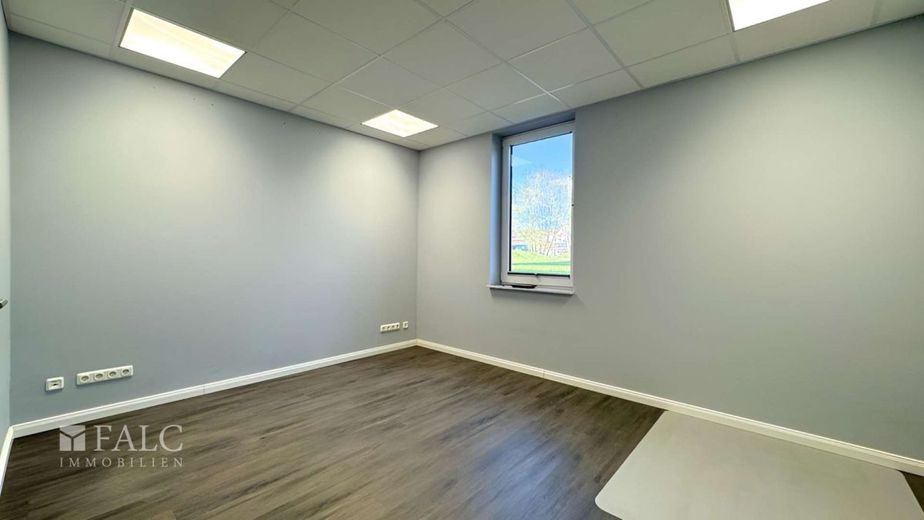 ***Attraktive Gewerbeeinheit mit flexibler Nutzung in Gadebusch*** – Büro klein