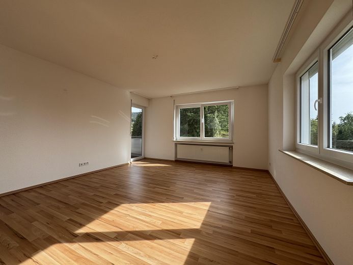 Casa bifamiliar atractiva – ideal para familias o inversores – Wohnzimmer 