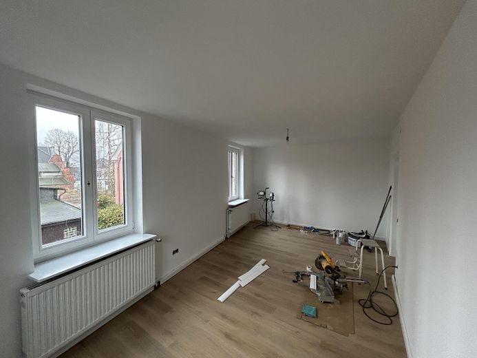 Schlutuper Kirchstraße, Beste Lage, weitläufige Wohnung mit Charme – Foto 9