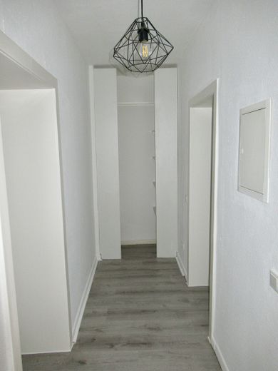 Geräumige Single-Wohnung mit guter Lage in Wuppertal-Barmen – Flur II