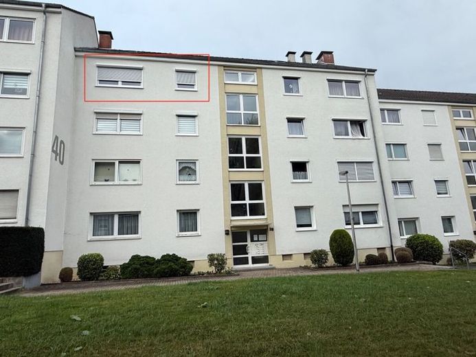 Provisionsfrei! 73 m² kernsanierte 3-Zimmer-Traumwohnung, Balkon, Küche,
möbliert, Stellplatz in Vellmar-West – Foto 1