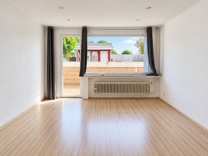 Appartamento di proprietà con terrazza esposta a sud e garage in casa bifamiliare – senza provvigione – Wohnzimmer