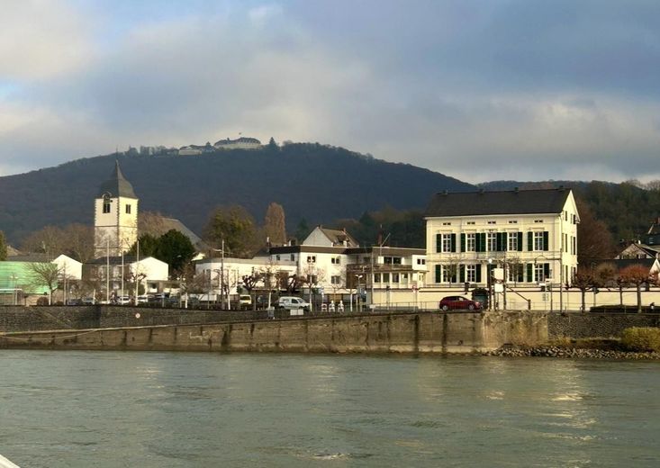 Stadt -Panorama -Rhein