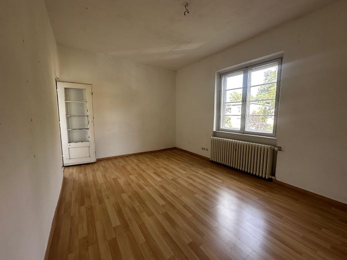 Apartamento en propiedad de 1,5 habitaciones sin alquilar en Westend – Mucho margen de diseño en una ubicación muy solicitada – Wohnzimmer
