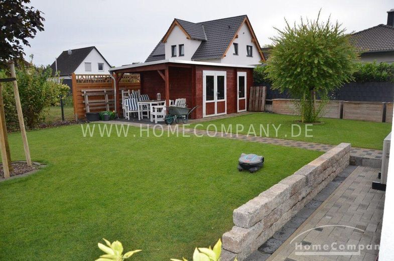 Casa molto bella e confortevole con giardino, terreno di circa 800 mq e doppio posto auto coperto – f0d2b7fd310946e3f84df00ecf2217d321d4e929.jpg