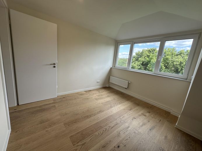 Provisionsfreie Neubau-Dachgeschosswohnung–Erstbezug, hochwert. Ausstattung, 5 Min. Bhf Köpenick – Schlafzimmer