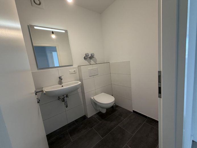 3-Zimmer Wohnung (80qm) mit Balkon in Mainz-Gonsenheim – Badezimmer