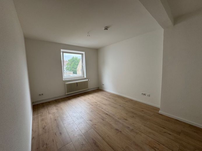 2 Zimmer Mietwohnung im 2. OG in der Wüste – Schlafen