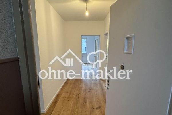 Charmante, großzügige 2-Zimmer-Wohnung mit Balkon in bester Lage auf der Berger Straße.