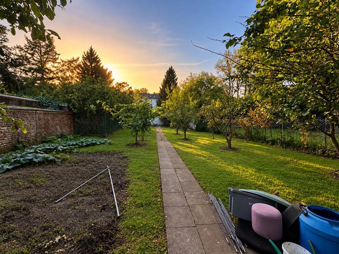Schöne 4 Zimmer-Wohnung zu vermieten mit Balkon – Gartenbereich