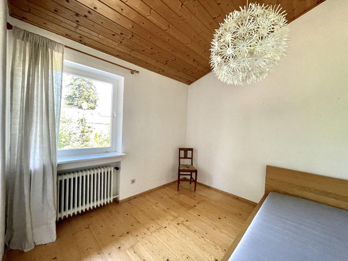 Große Doppelhaushälfte in Pullach - ohne Provision – Schlafzimmer 3