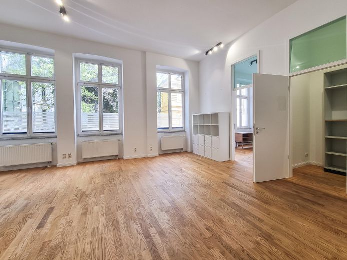 Modernes, denkmalgeschütztes Büro in Toplage – Büro