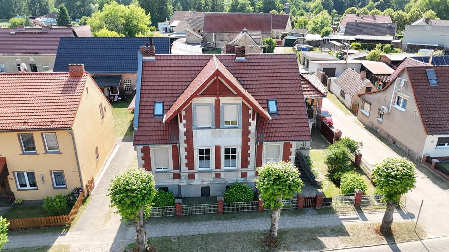 Straßenansicht