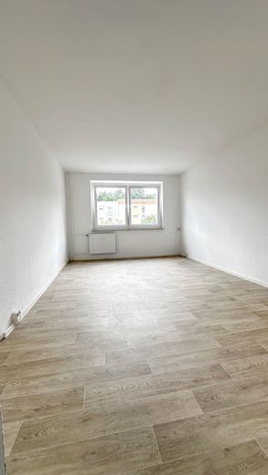 Helle 3-Zimmer-Wohnung am Waldrand – Wohnzimmer