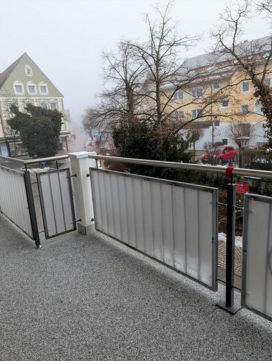 Exclusive 3-Zimmer-Etagenwohnung in Bestlage - Komfortabel, barrierefrei, Lift & ideal für Paare – Ost-Balkon 1 (vorne)