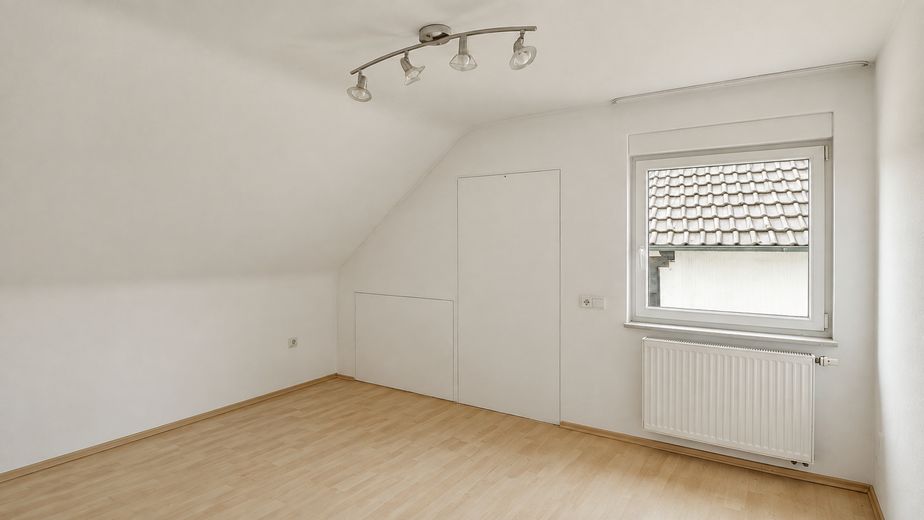 PROVISIONSFREI: Viel Platz für Generationen – Haus mit Einliegerwohnung & Scheune nahe Porsche – Kinderzimmer 
