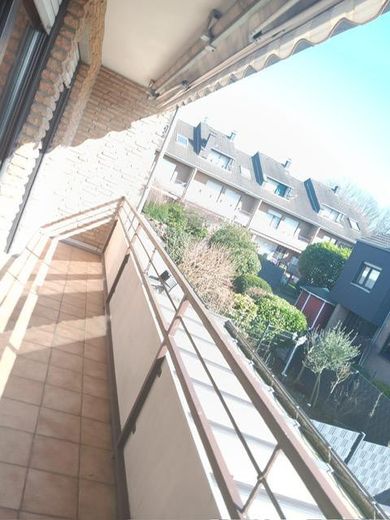 Casa adosada familiar en esquina con jardín de invierno y zona de estar independiente – 1OG_Terrasse_Schlafzimmer 1