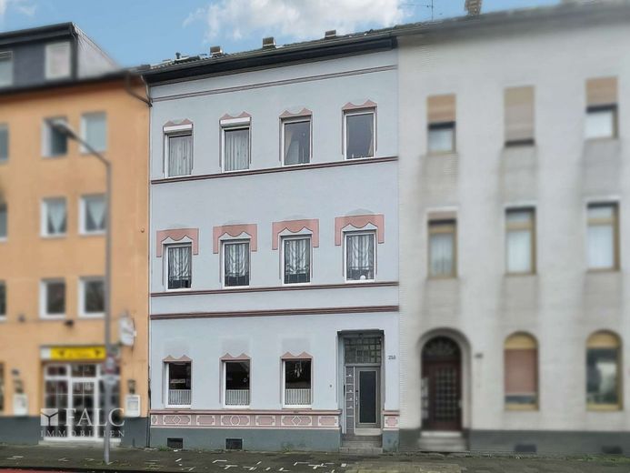 Volltreffer für Kapitalanleger:  Vielversprechendes Mehrfamilienhaus mit Zukunftspotenzial – Ansicht