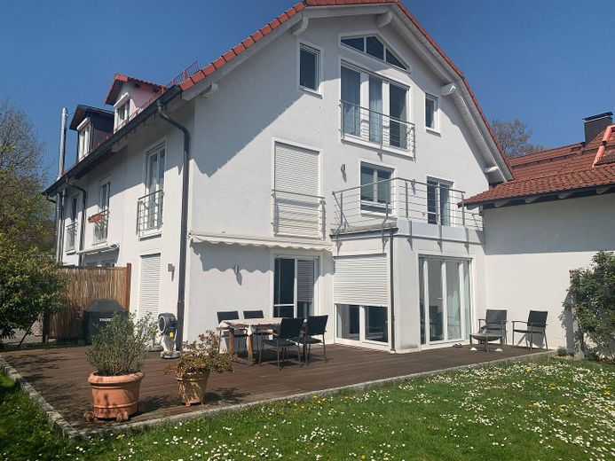 VON PRIVAT UND PROVISIONFREI: Reiheneckhaus in Großhadern im Blumenviertel – Bild-01-Haus