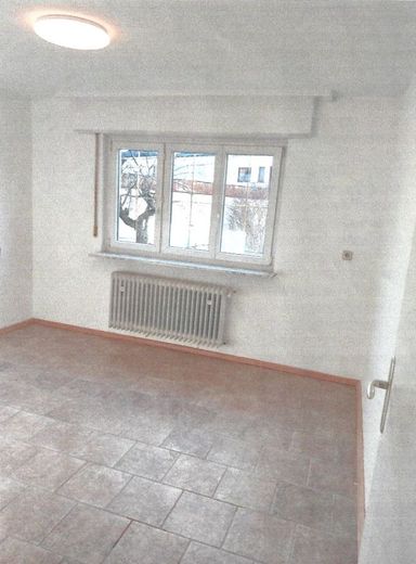 Familiendomizil - Zweifamilienhaus mit Apartment – Wohnraum