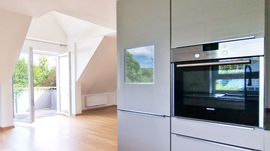 🏡 Wohnen wie im Haus auf 2 Etagen – hochgesteller Ofen, Balkon