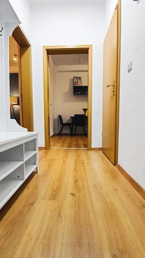 Ekskluzywny apartament w stylu retro! All-inclusive z kuchnią, Wi-Fi i pełnym wyposażeniem! – Flur