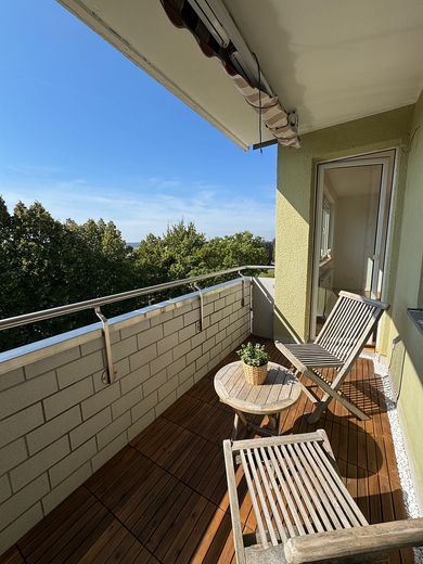 Appartement lumineux de 3 pièces – entièrement rénové & avec balcon – Balkon