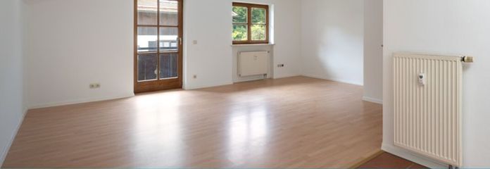 Ruhe, Natur und Möglichkeiten: Große Dachgeschosswohnung mit großem Balkon in Schleching