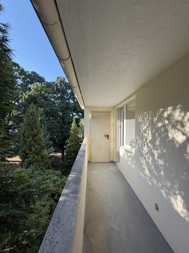 Erstbezug nach Kernsanierung: Moderne 2‑Zimmer Wohnung mit Sonnenbalkon & neuer Einbauküche in Rath – Sonnenbalkon + Abstellkammer