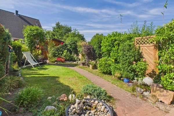 Gepflegtes Reihenmittelhaus mit ausgebautem Dachgeschoss und traumhaftem Garten in Neumünster-Einfeld