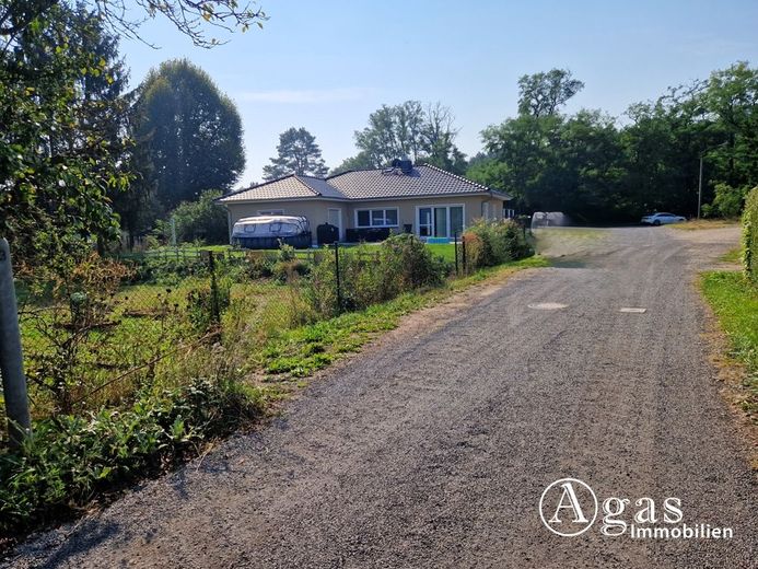 Bauträgerfreies Traumgrundstück mit ca. 1.000 m² in ruhiger Lage von Groß Lindow – Straßenansicht 2