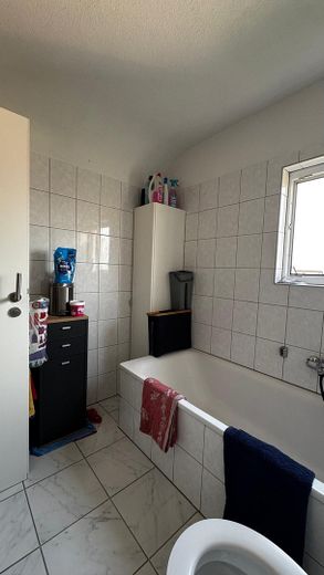 Lichte 2-kamerwoning 50 m² plus garage, inbouwkeuken en extra gebruiksoppervlakte – Badezimmer