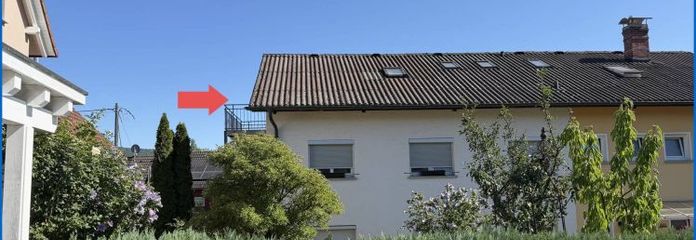 Affascinante appartamento mansardato di 3 locali con potenziale in una bella posizione sulla Höri - subito disponibile!